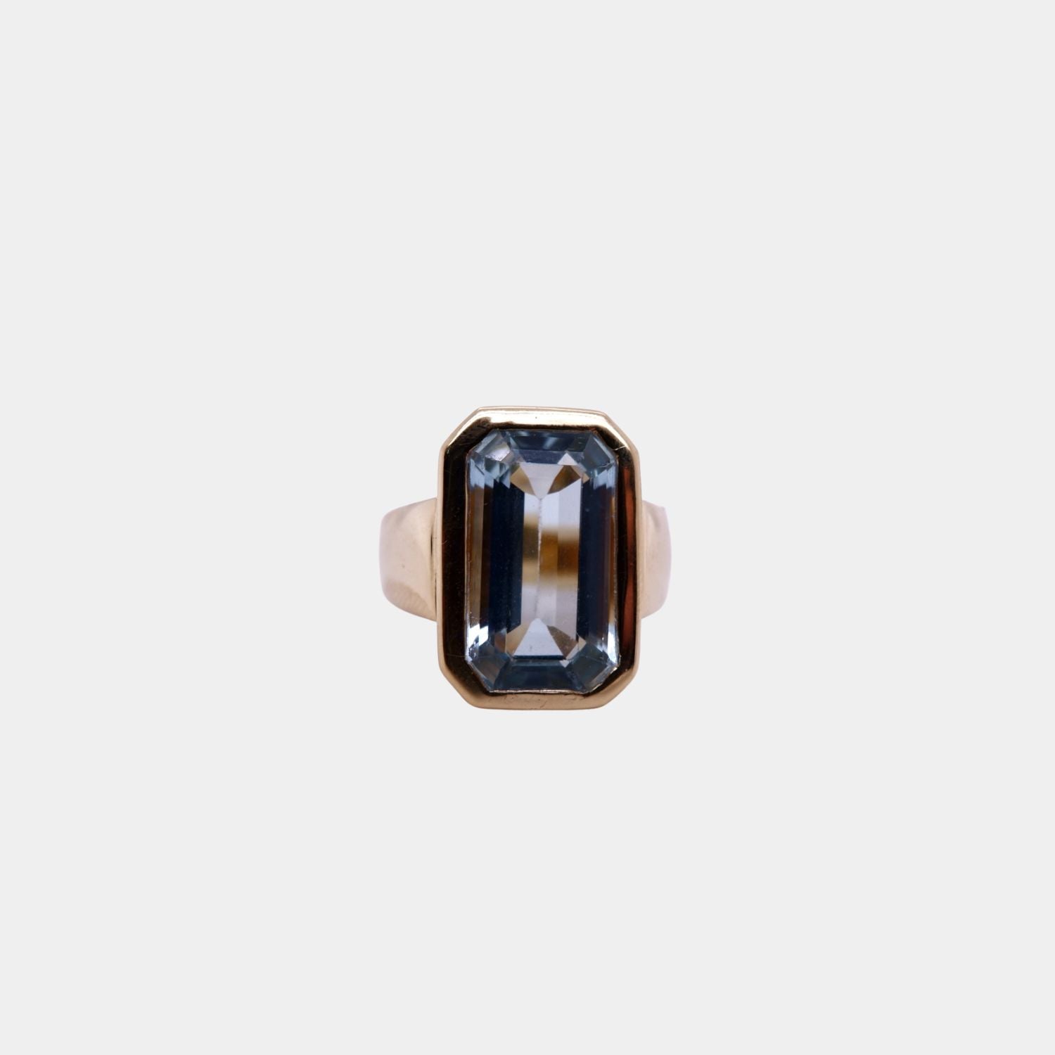 Vintage 1980's Octagonal Cut Aquamarine and Gold Ring in 18ct Gold