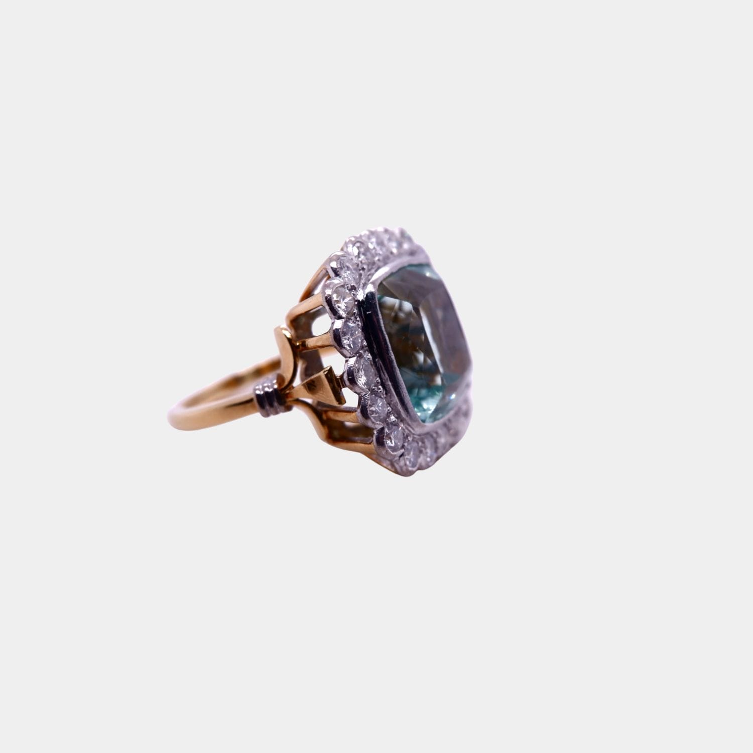 Vintage Aquamarine and Diamond Ring in 18ct White and Yellow Gold
