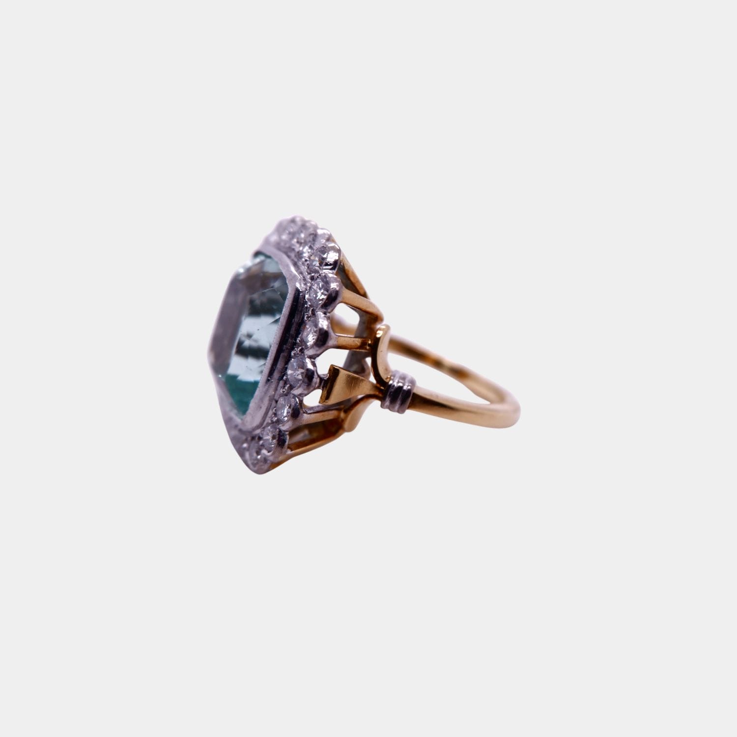 Vintage Aquamarine and Diamond Ring in 18ct White and Yellow Gold