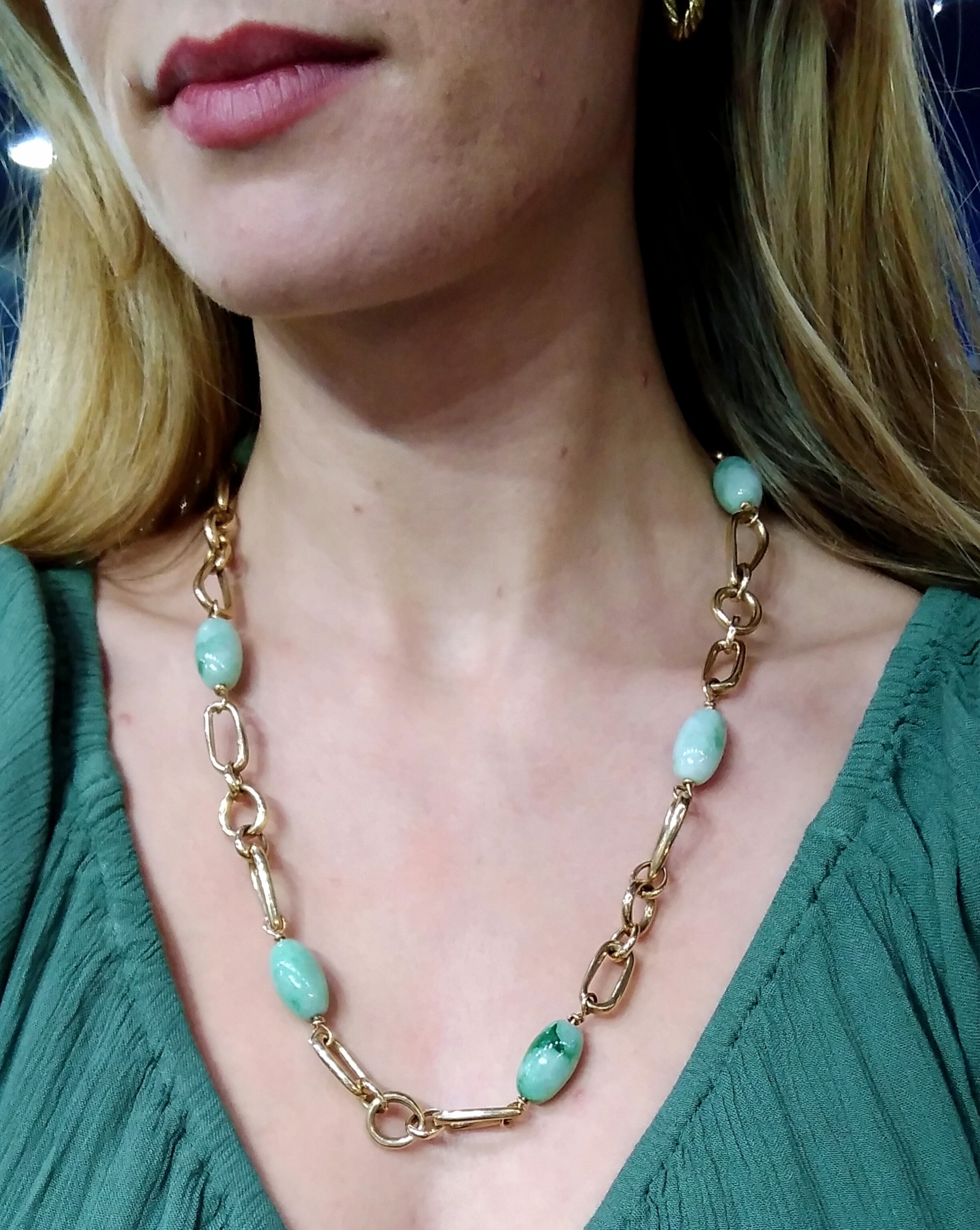 Vintage Cabochon Jadeite and Gold Chain